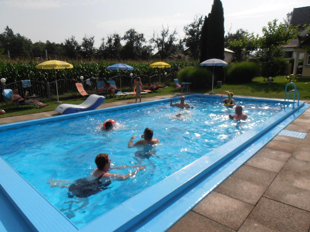 Ferienanlage Seehof Krumpendorf Esterno foto
